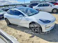 2020 Tesla Model 3 фото