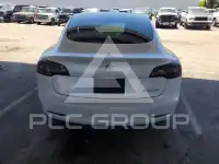 2020 Tesla Model 3 фото
