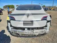 2020 Tesla Model 3 фото