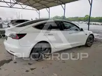 2020 Tesla Model 3 фото