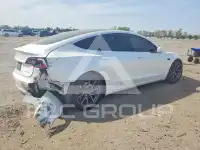 2020 Tesla Model 3 фото