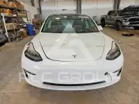 2020 Tesla Model 3 фото
