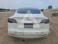 2020 Tesla Model 3 фото