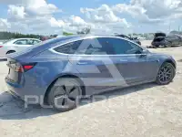 2020 Tesla Model 3 фото