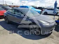 2020 Tesla Model 3 фото