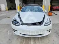 2020 Tesla Model 3 фото