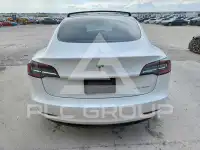 2020 Tesla Model 3 фото