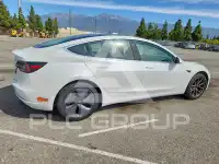 2020 Tesla Model 3 фото