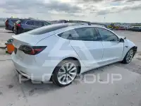 2020 Tesla Model 3 фото