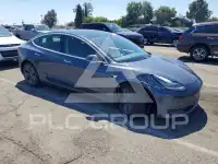 2020 Tesla Model 3 фото
