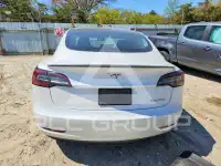 2020 Tesla Model 3 фото