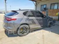 2020 Alfa Romeo Stelvio photo
