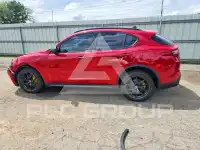 2020 Alfa Romeo Stelvio photo