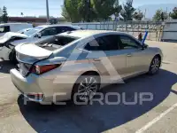 2020 Lexus ES300 photo