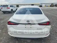 2020 Lexus ES350 photo