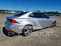 2020 Lexus IS photo