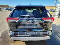 2020 Toyota RAV4 фото