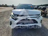 2020 Toyota RAV4 фото