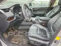 2020 Toyota RAV4 фото