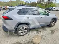 2020 Toyota RAV4 фото