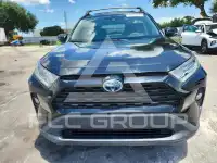 2020 Toyota RAV4 фото
