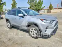 2020 Toyota RAV4 фото