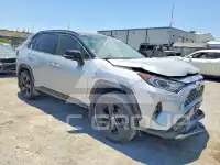 2020 Toyota RAV4 фото