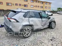 2020 Toyota RAV4 фото