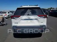 2020 Toyota RAV4 фото