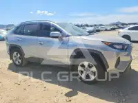 2020 Toyota RAV4 фото