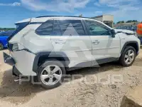 2020 Toyota RAV4 фото