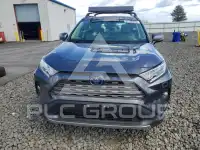 2020 Toyota RAV4 фото