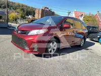 2020 Toyota SIENNA photo