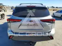 2020 Toyota Highlander photo