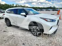 2020 Toyota Highlander photo