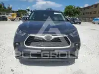2020 Toyota Highlander photo