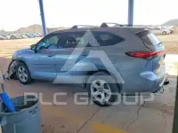 2020 Toyota Highlander photo