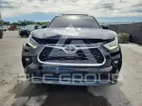 2020 Toyota Highlander photo