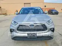 2020 Toyota Highlander photo