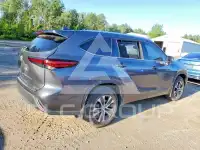 2020 Toyota Highlander photo