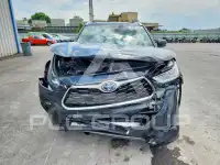 2020 Toyota Highlander photo