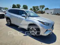 2020 Toyota Highlander photo