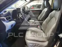 2020 Toyota Highlander photo