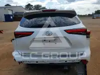 2020 Toyota Highlander photo