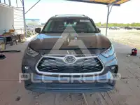 2020 Toyota Highlander photo