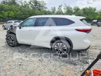 2020 Toyota Highlander photo