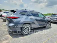 2020 Toyota Highlander photo