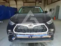 2020 Toyota Highlander photo