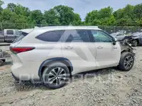 2020 Toyota Highlander photo