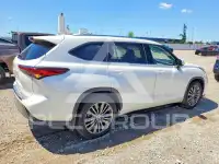2020 Toyota Highlander photo